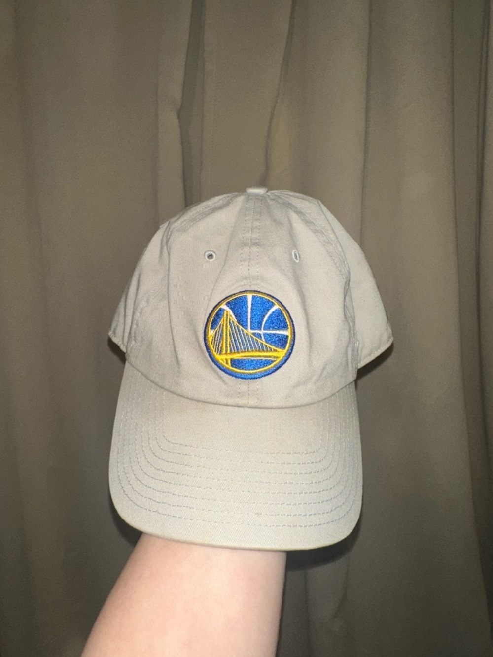 NBA Beige Hat with Blue and Yellow Golden State Warriors Logo